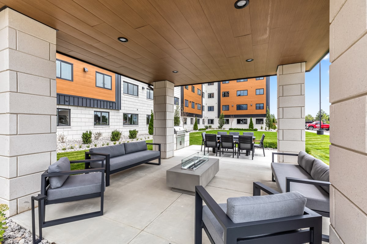 Sterling Center Apartments | Apartment and Community Amenities
